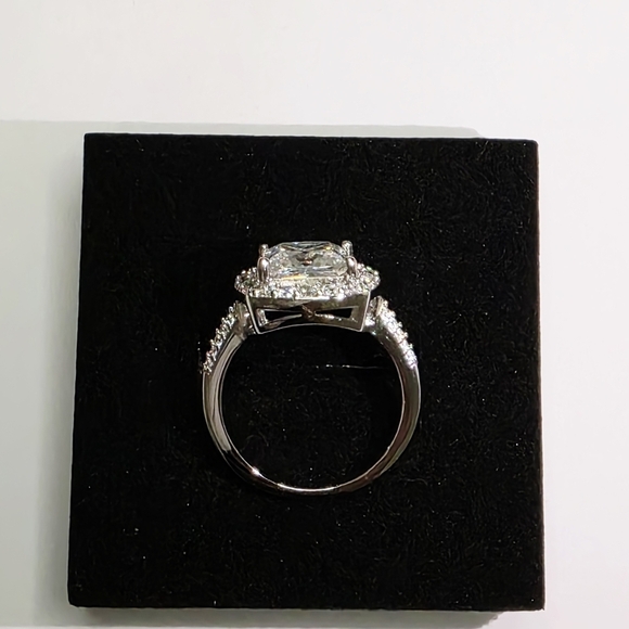 Engagement Ring 3CT Size 7 Moissanite in Solid Silver - Picture 4 of 8